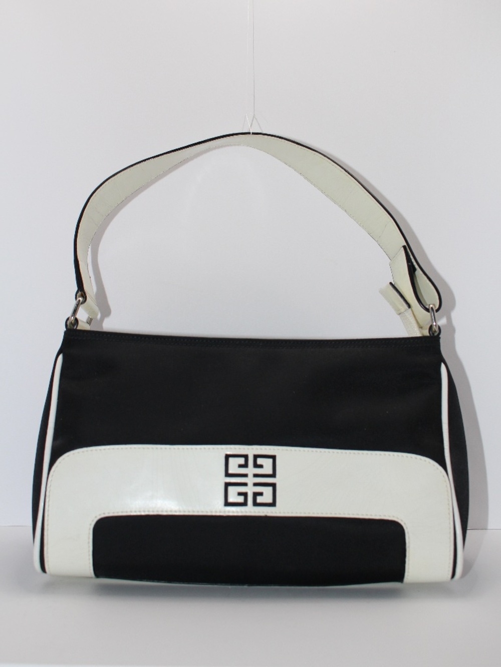 Vintage Givenchy 4G Black & White Nylon Leather Shoulder Bag Y2K Baguette Made i